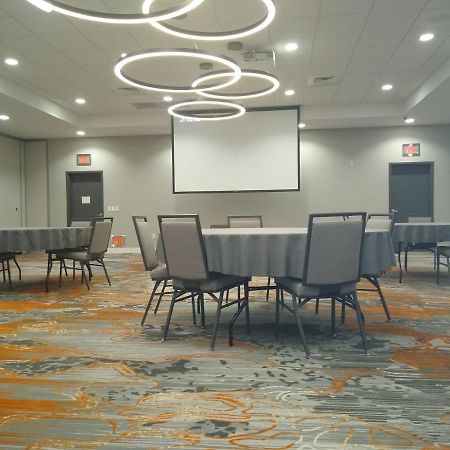 Holiday Inn - Kansas City - Northeast By Ihg Exteriör bild