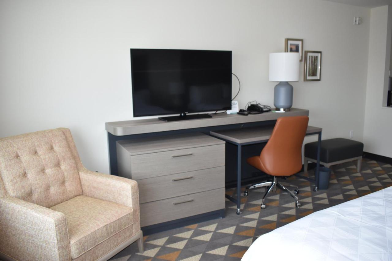 Holiday Inn - Kansas City - Northeast By Ihg Exteriör bild