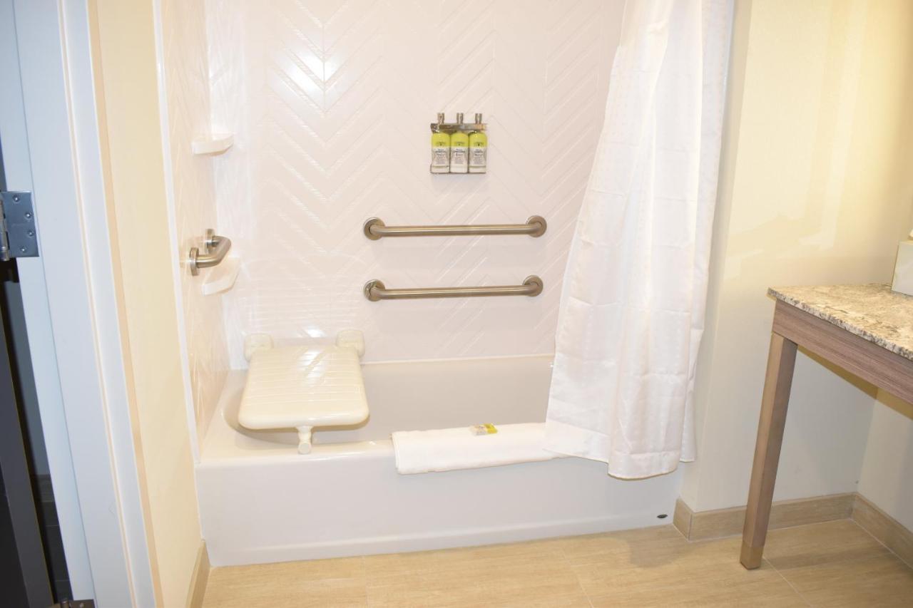 Holiday Inn - Kansas City - Northeast By Ihg Exteriör bild