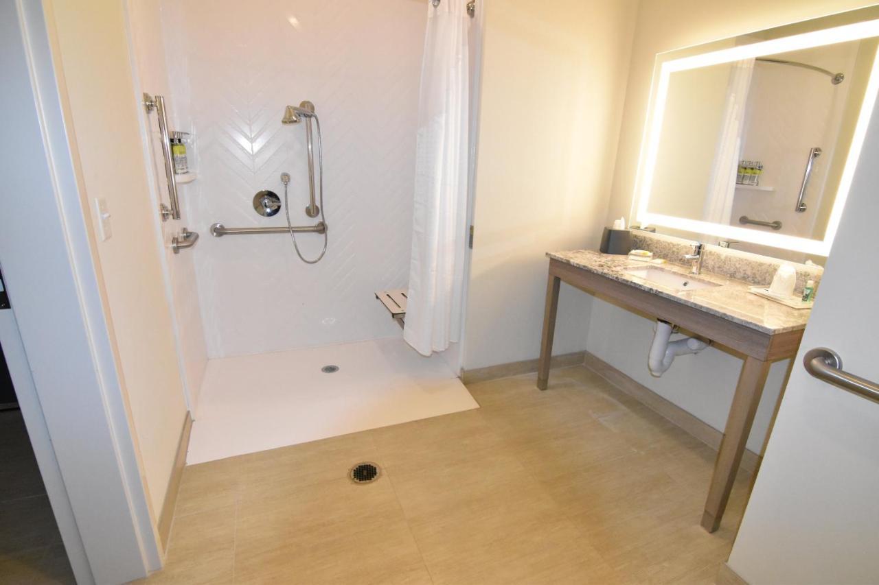 Holiday Inn - Kansas City - Northeast By Ihg Exteriör bild