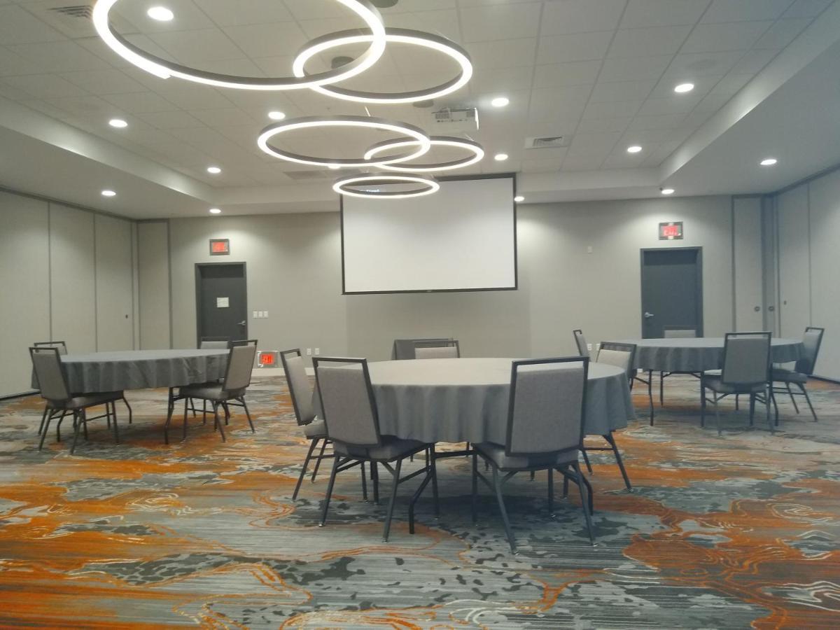 Holiday Inn - Kansas City - Northeast By Ihg Exteriör bild
