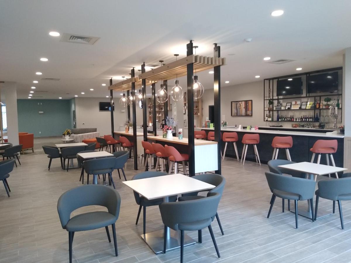 Holiday Inn - Kansas City - Northeast By Ihg Exteriör bild
