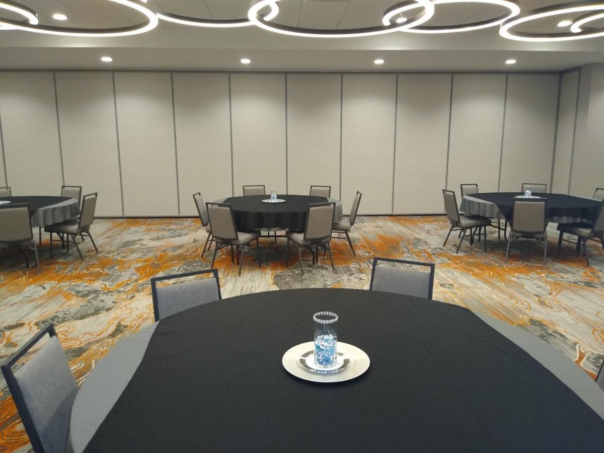 Holiday Inn - Kansas City - Northeast By Ihg Exteriör bild