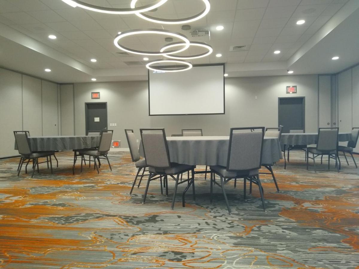 Holiday Inn - Kansas City - Northeast By Ihg Exteriör bild