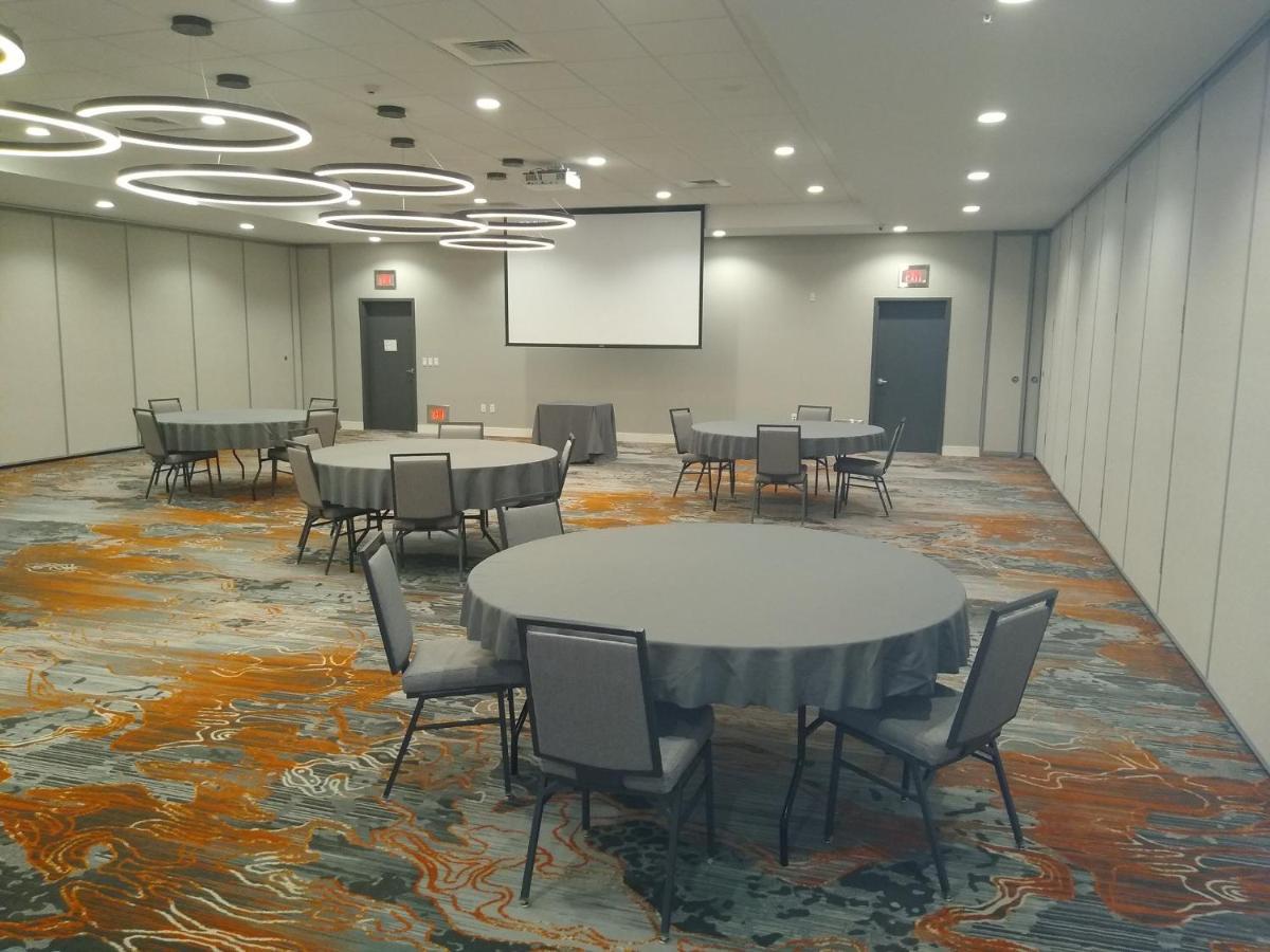 Holiday Inn - Kansas City - Northeast By Ihg Exteriör bild