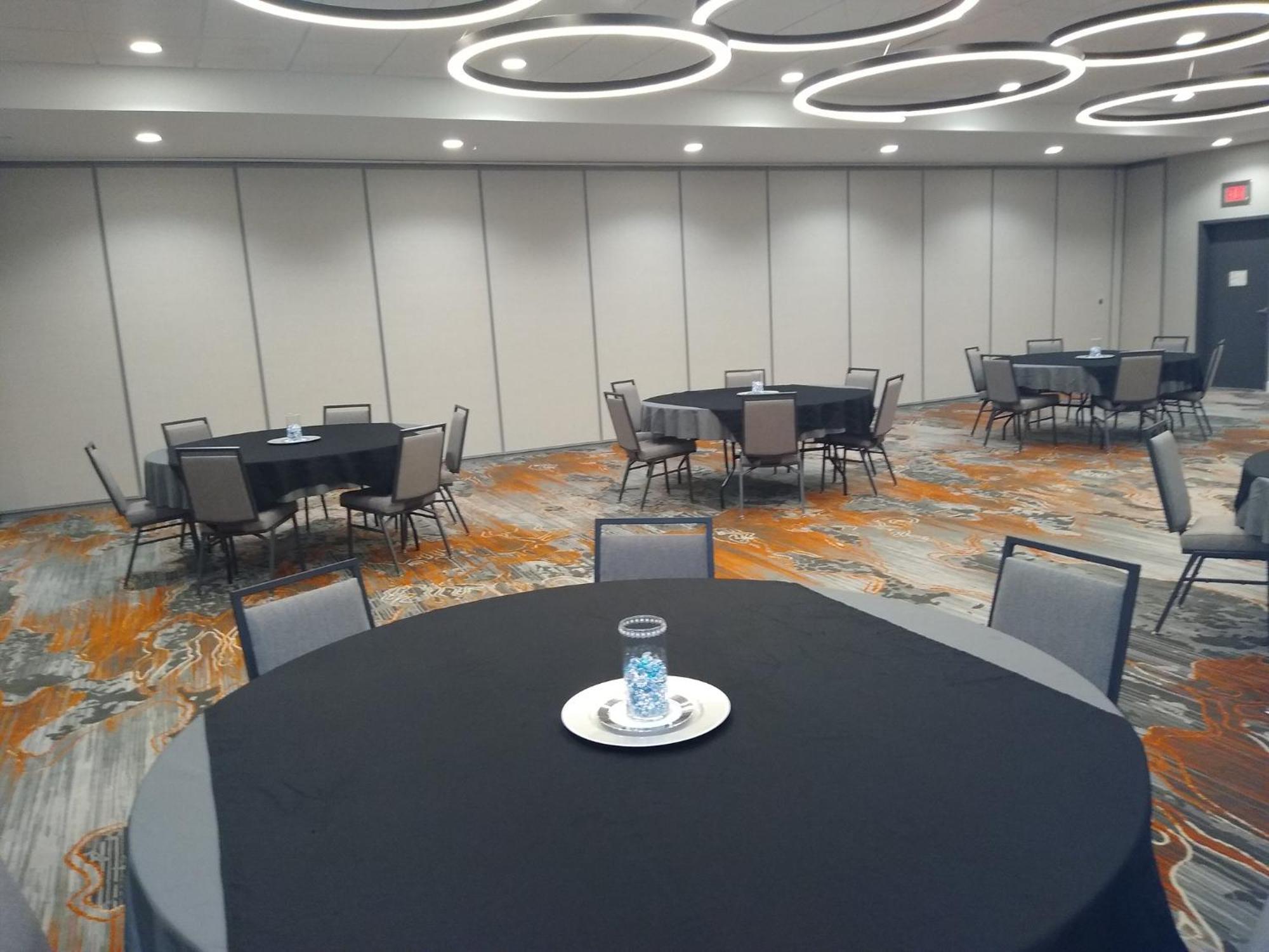 Holiday Inn - Kansas City - Northeast By Ihg Exteriör bild